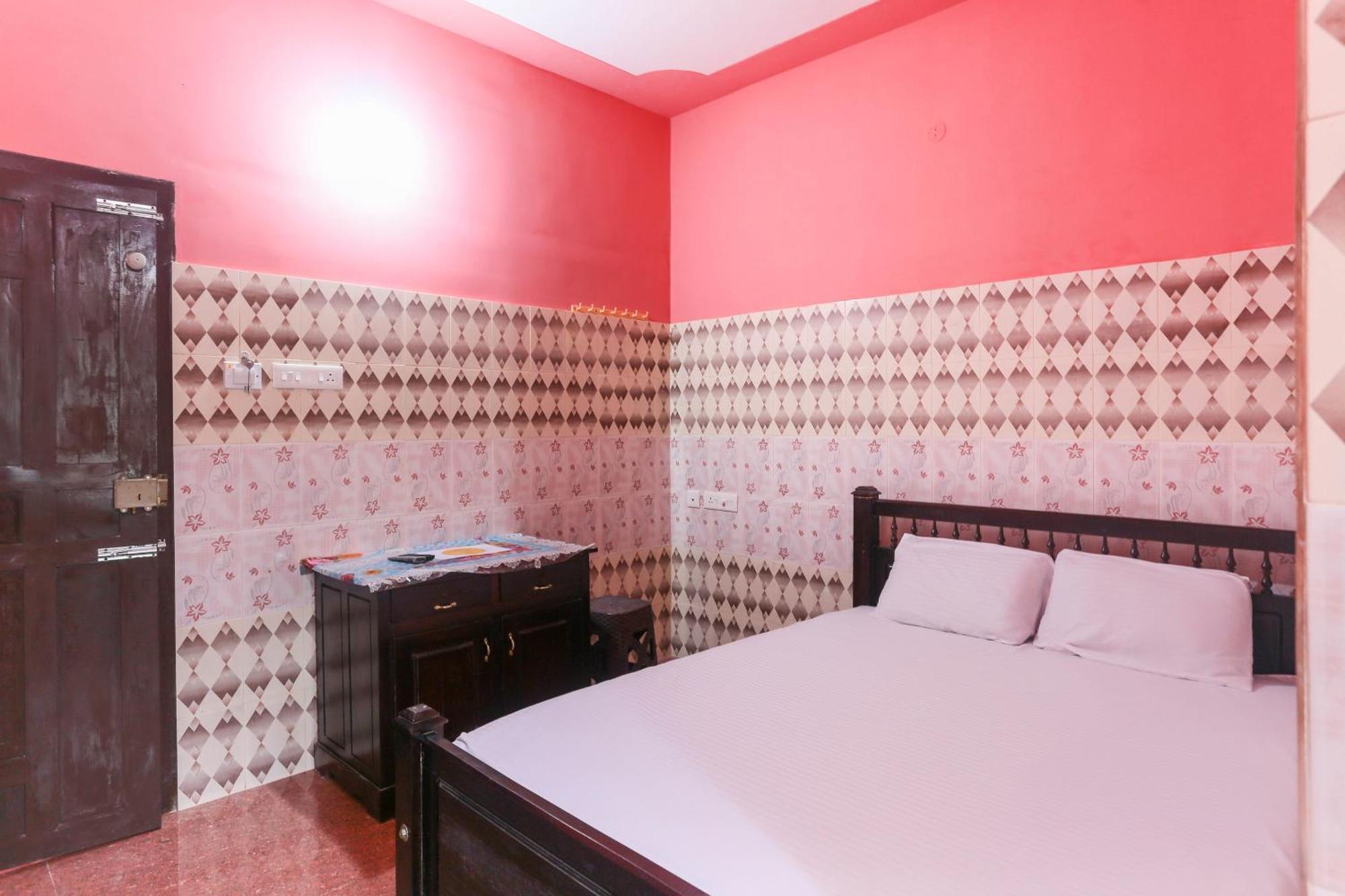 Hotel O Sree Bhadra Tourist Home Kollam Exteriör bild
