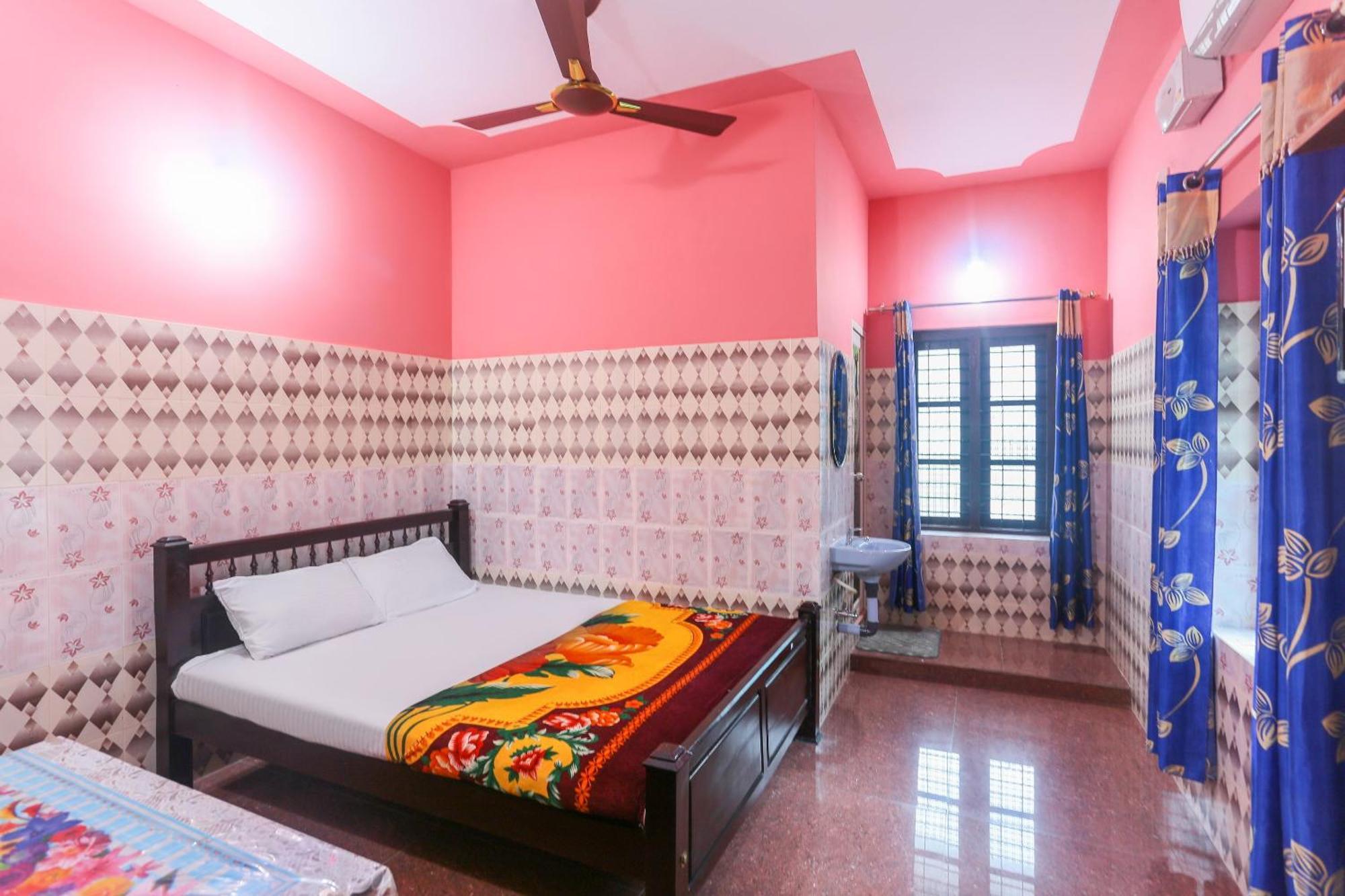 Hotel O Sree Bhadra Tourist Home Kollam Exteriör bild
