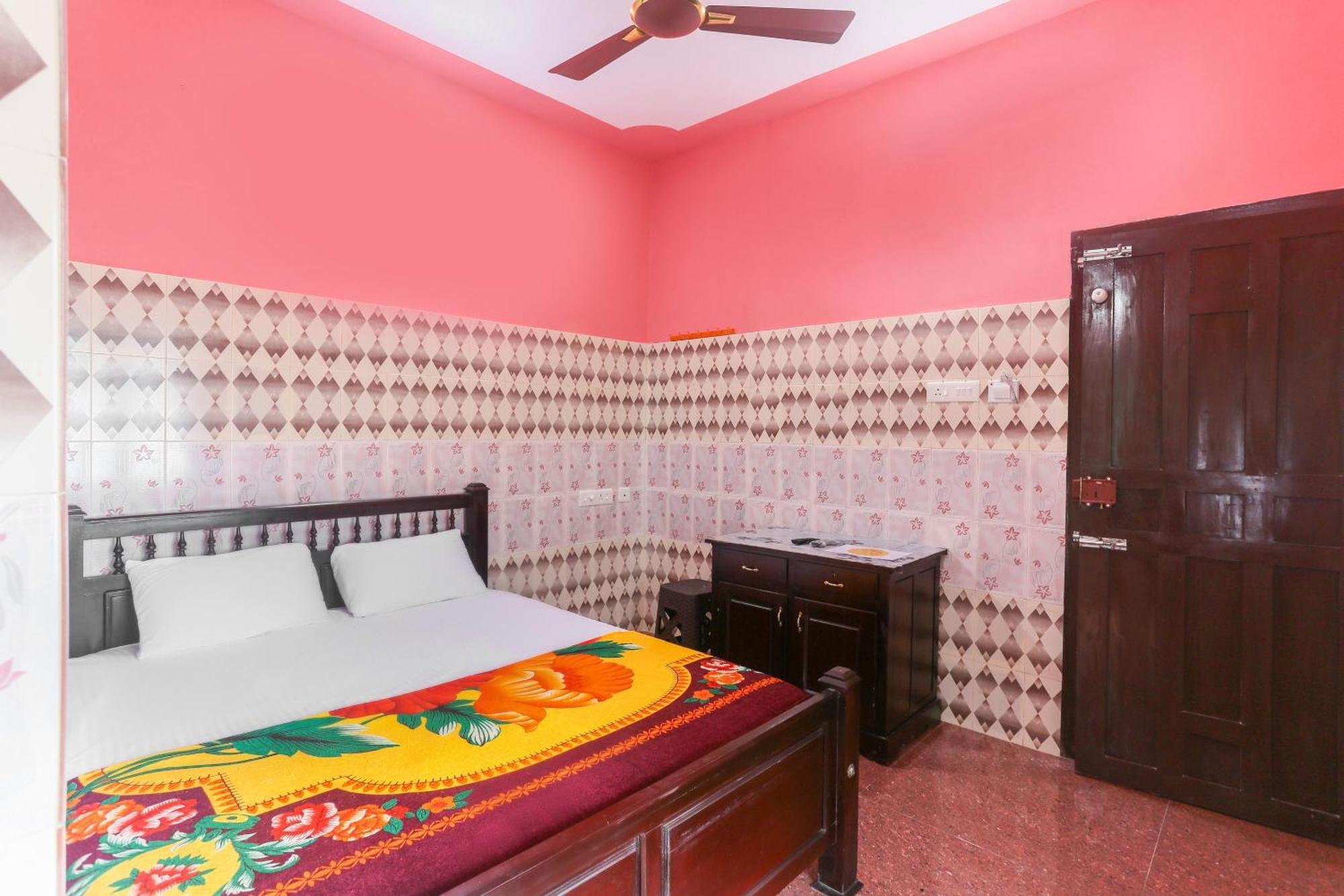 Hotel O Sree Bhadra Tourist Home Kollam Exteriör bild