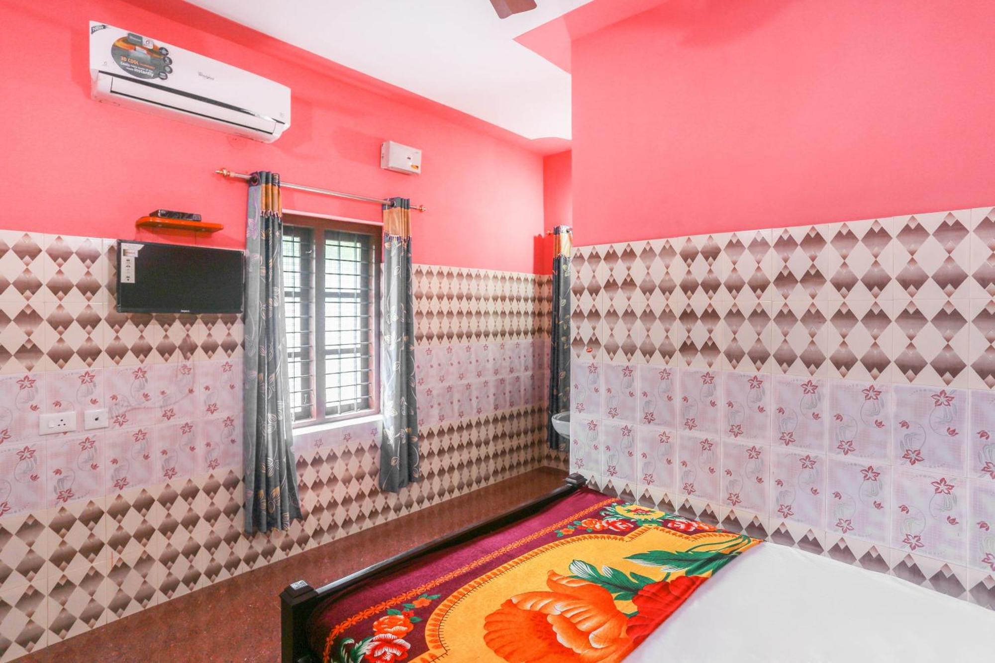 Hotel O Sree Bhadra Tourist Home Kollam Exteriör bild