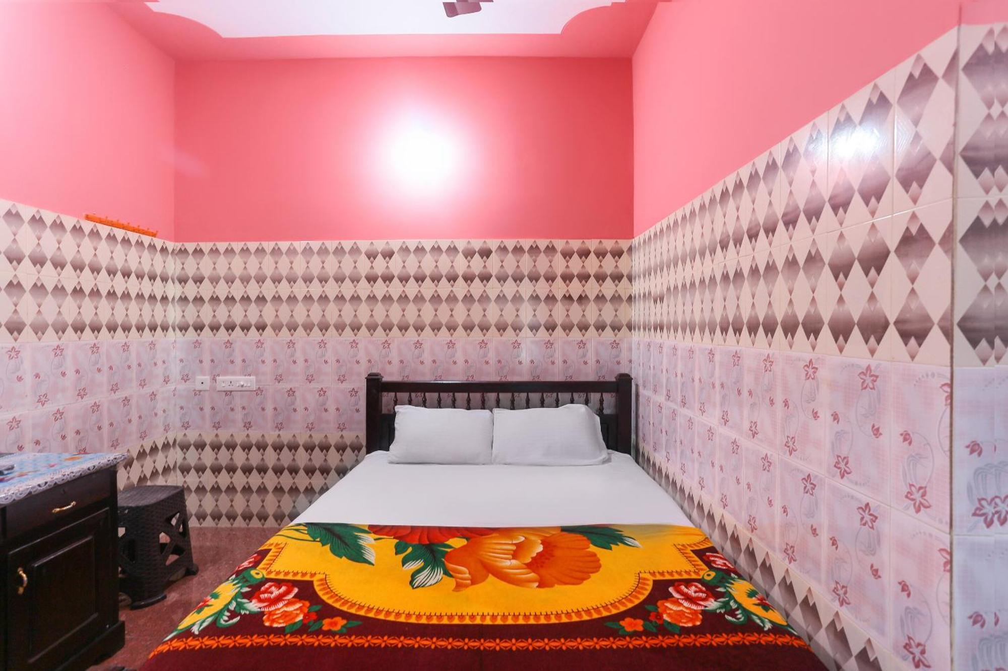 Hotel O Sree Bhadra Tourist Home Kollam Exteriör bild