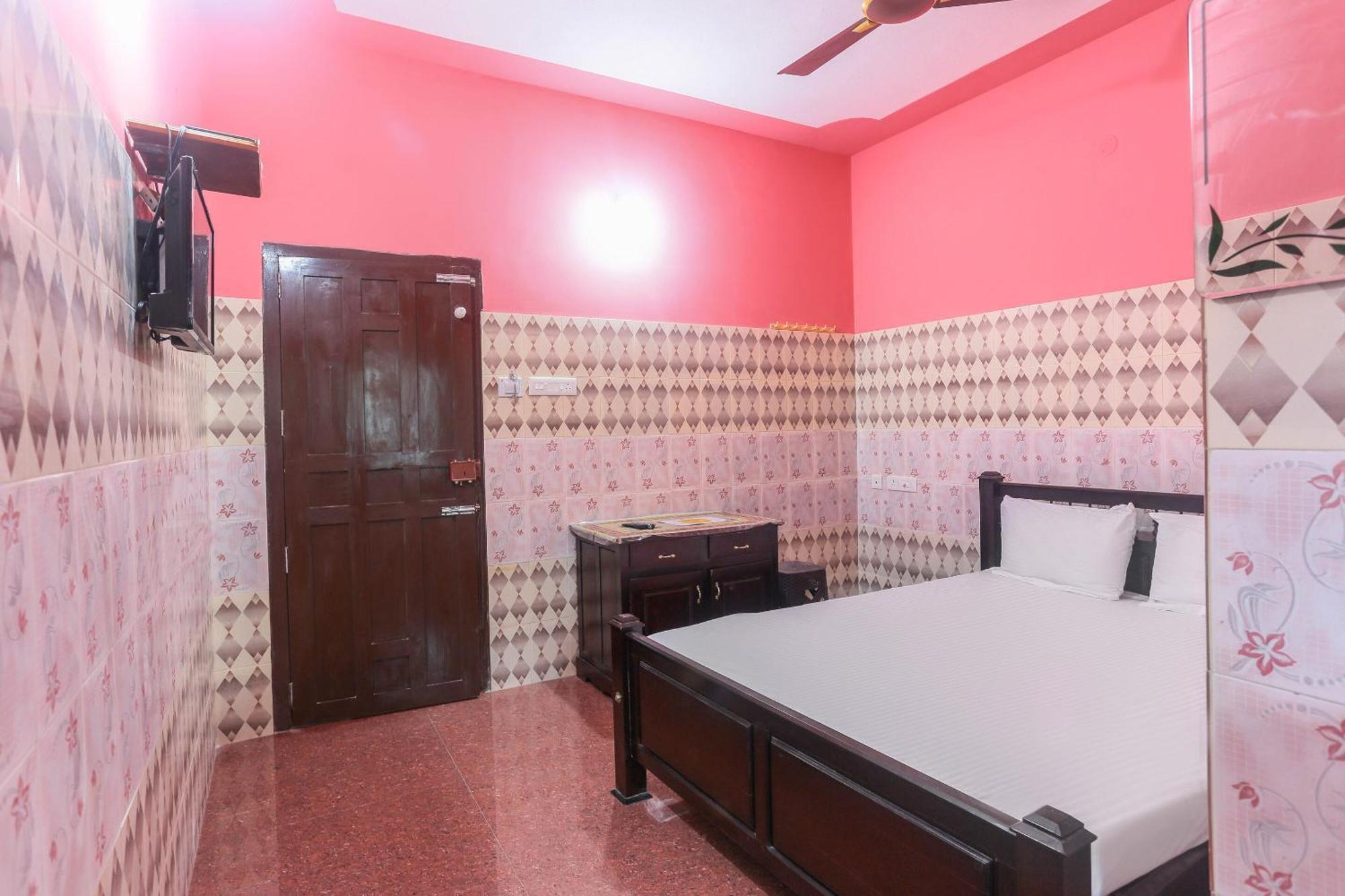Hotel O Sree Bhadra Tourist Home Kollam Exteriör bild